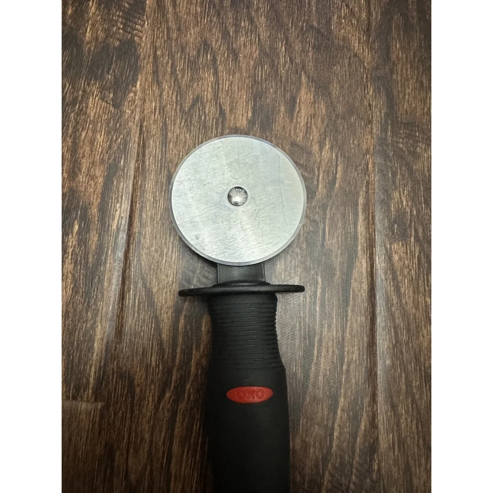 OXO SoftWorks Pizza Wheel Cutter, 3.5 in Wheel, Silicone Handle, Black